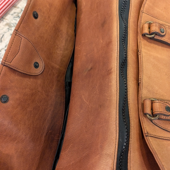 Classic Brown Leather Men's Briefcase - Picture 5 of 7